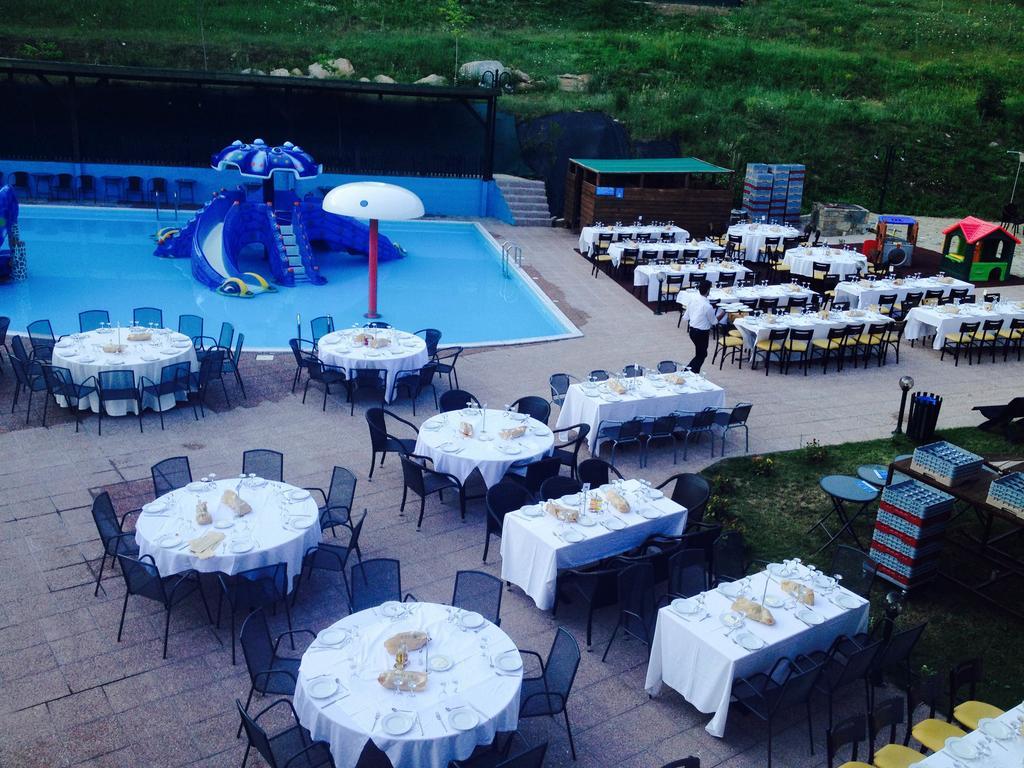 פלורינה Hotel Veltsi מראה חיצוני תמונה